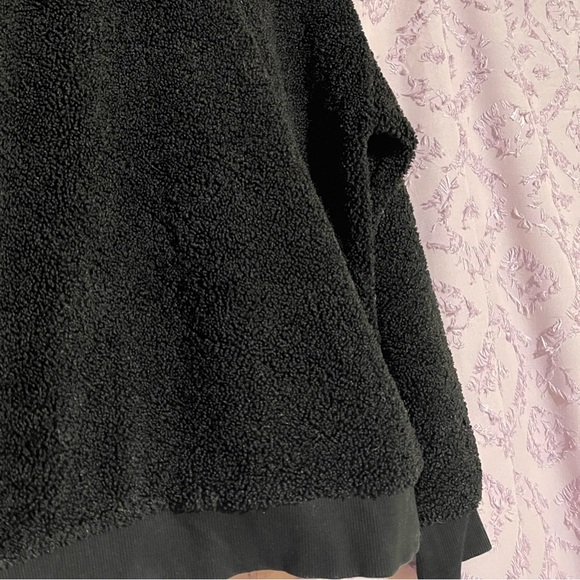 Banana Republic Fuzzy Crewneck, Pullover, Sweatshirt, black teddy, cozy S or M - Picture 4 of 11